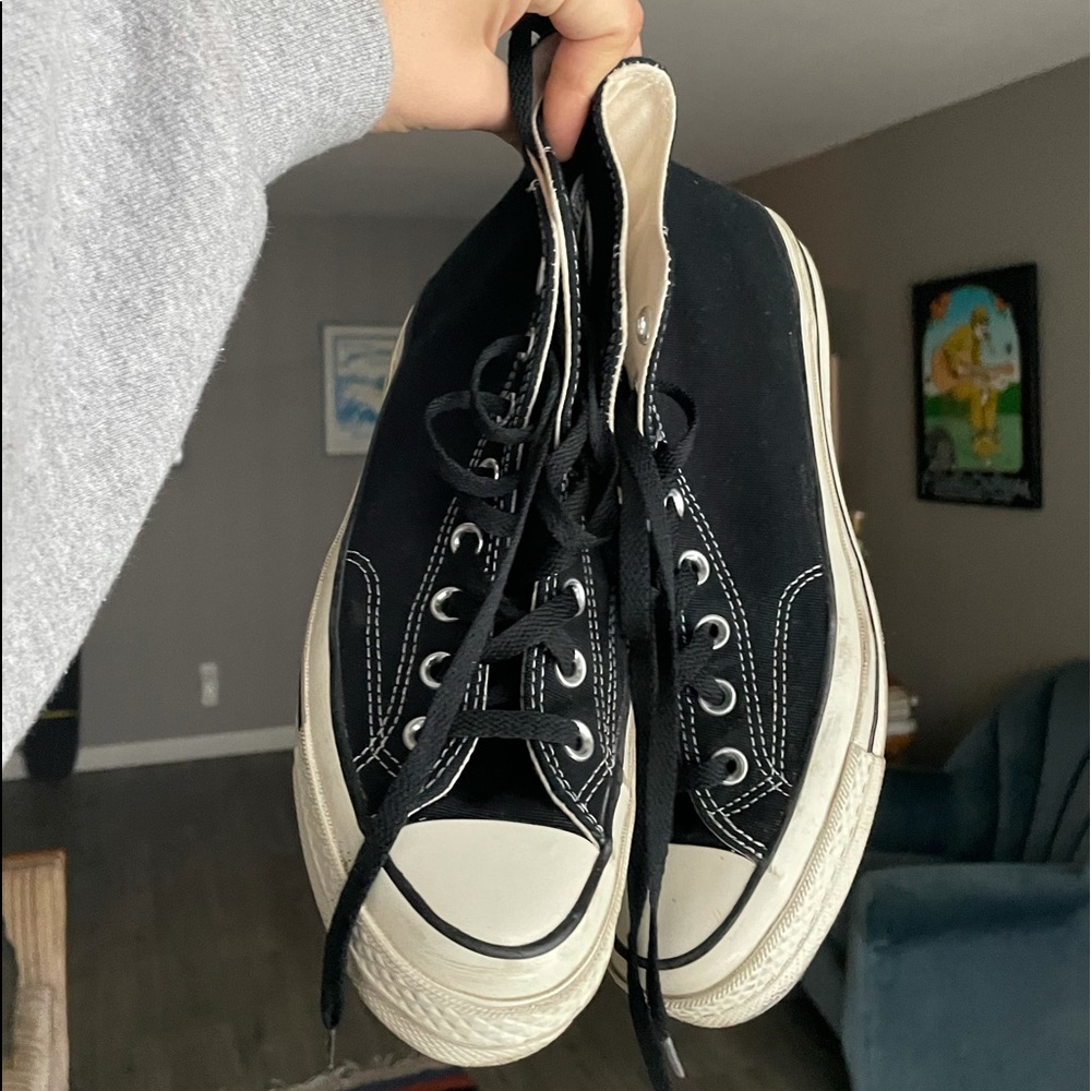 black converse chuck 70s with black laces